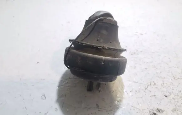 Volvo V70 Engine mount bracket 9485551