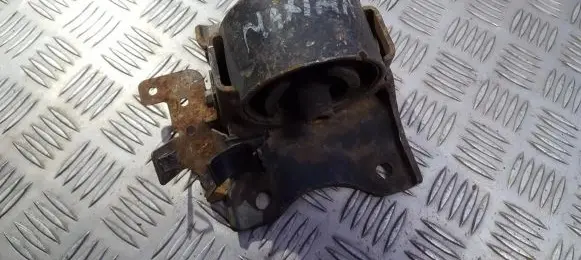 Nissan Maxima Engine mount bracket