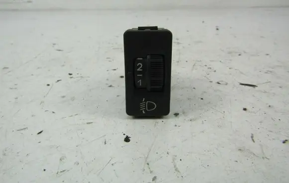 Peugeot 307 Headlight level height control switch 