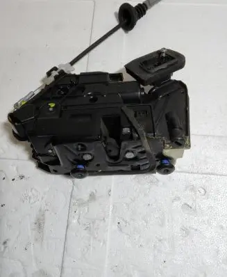 Skoda Fabia Mk3 (NJ) Front door lock 6V1837016A