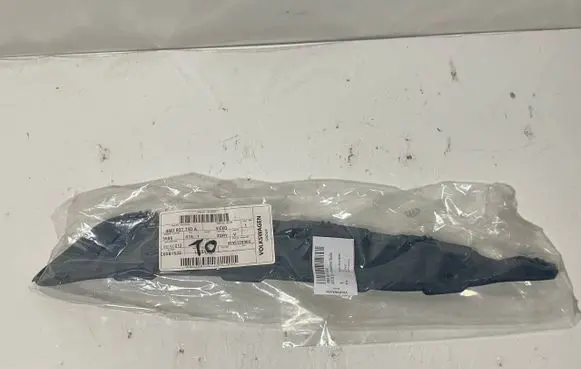 Audi Q7 4M Front bumper splitter molding 4M0807750A