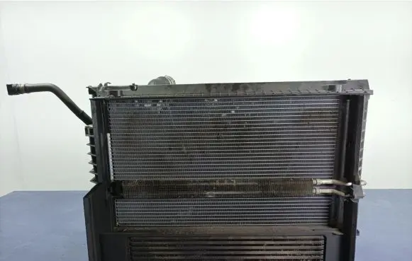 BMW 7 E65 E66 Coolant radiator 7795138
