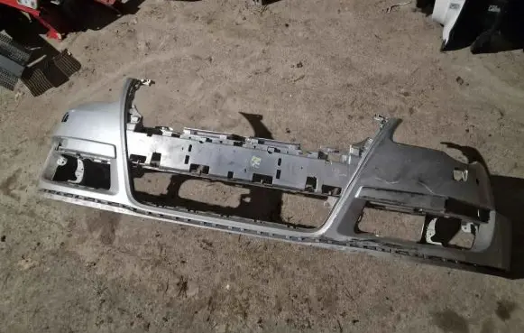 Volkswagen PASSAT B6 Front bumper 3C0807221C