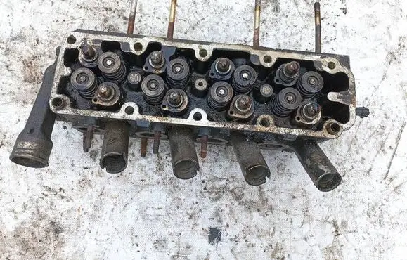Opel Meriva A Engine head 