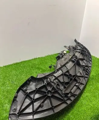 Tailgate/trunk spoiler