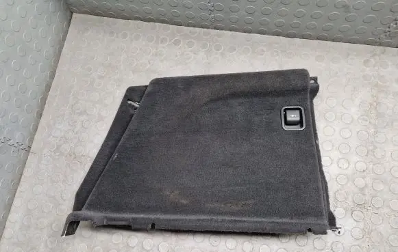 Trunk/boot side trim panel