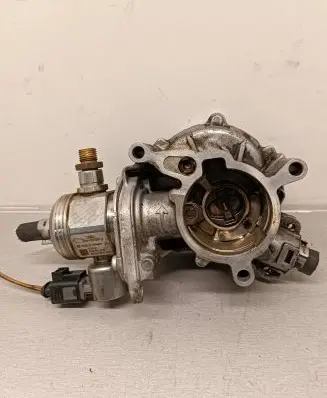 Audi A4 S4 B8 8K Vacuum pump 06J145100B 02240610 01133503