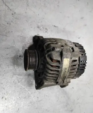 Volkswagen PASSAT B5.5 Generator/alternator 25413950