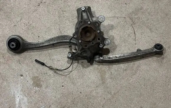 BMW M4 F82 F83 Front wheel hub 7857506