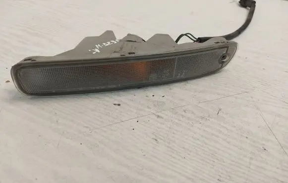 Mazda 323 Front indicator light 21061708