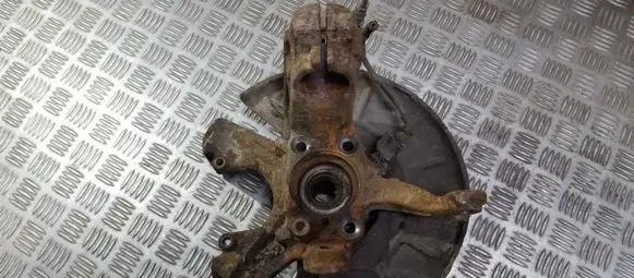 Volkswagen Golf V Front wheel hub