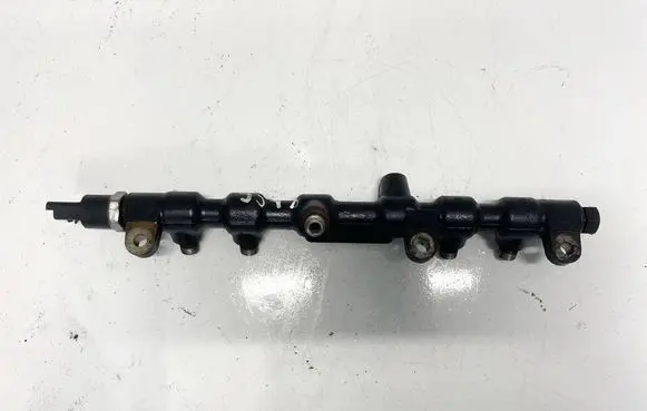 Ford Mondeo Mk III Fuel main line pipe 2s7q9d280ac 2s7q-9d280-ac