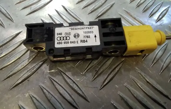 Audi A3 S3 8P Airbag deployment crash/impact sensor 4B0959643E