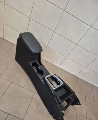 KIA Ceed Center console 84610J7000