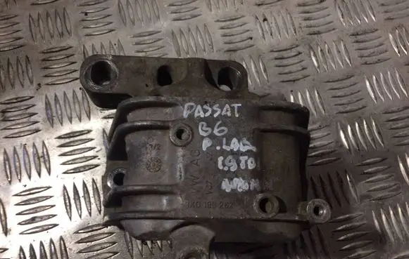 Volkswagen PASSAT B6 Engine mount bracket 1K0199262