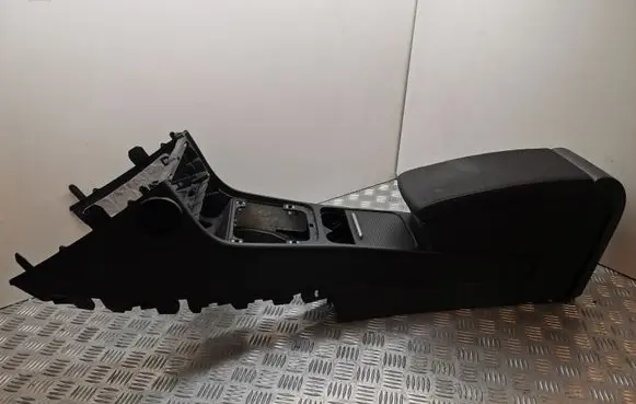 Volkswagen PASSAT B6 Center console 3C2863241 3C0863319AD3C0858329A