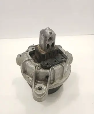BMW 5 F10 F11 Engine mount bracket 6868304