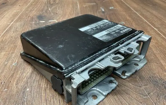 Mercedes-Benz E W124 Engine control unit/module ECU 0135450732 0261200406