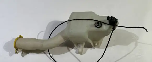 Dodge Challenger Windshield washer fluid reservoir/tank 04805737aa