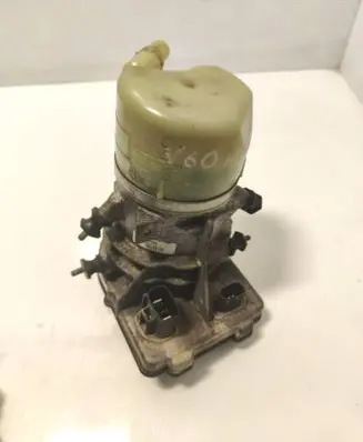 Volvo V60 Power steering pump 31387595