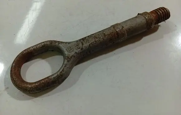 Volkswagen PASSAT B4 Towing hook eye 1T0805615