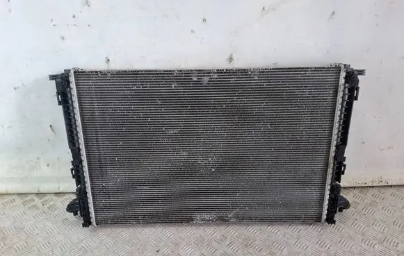 Audi Q7 4M Coolant radiator 4N0121251C