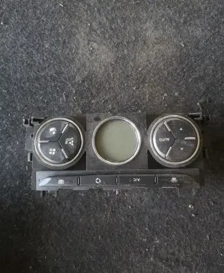 Citroen DS3 Climate control unit 96753994XT