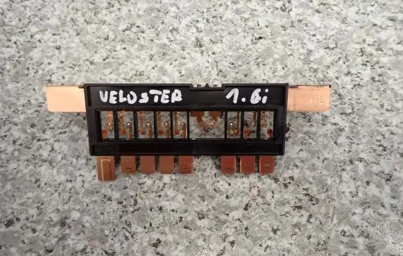 Hyundai Veloster Fuse box set 35100-2B300