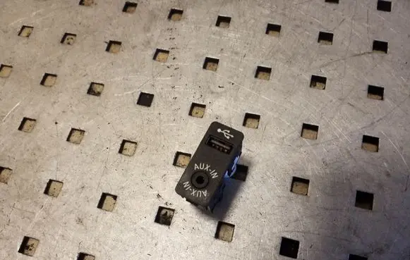 BMW 3 F30 F35 F31 USB socket connector 9229246 8410922924602
