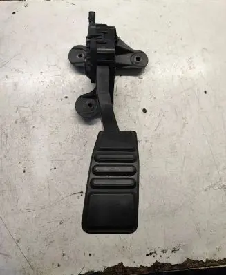 Ford Mustang VI Accelerator throttle pedal CR339F836BB C1524F0169