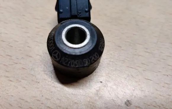 Mercedes-Benz GLA W156 X156 Detonation knock sensor A2709050200