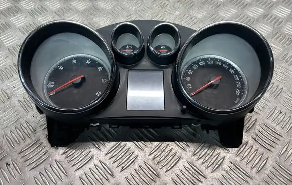 Opel Astra J Speedometer (instrument cluster) 13460582