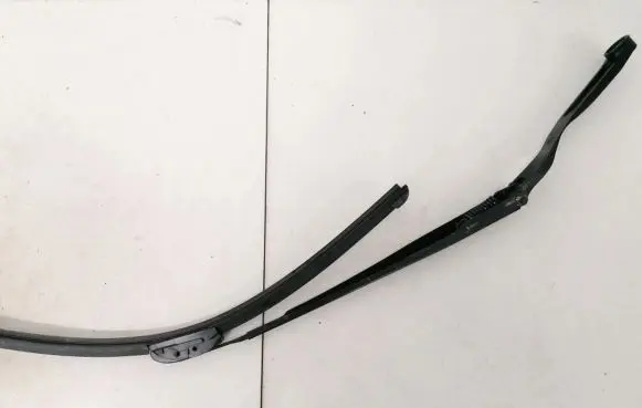Nissan Murano Z50 Front wiper blade arm