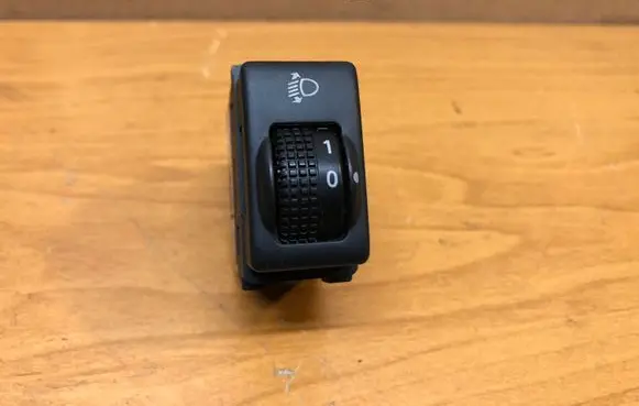 Nissan X-Trail T30 Headlight level height control switch
