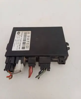 Mercedes-Benz C W203 Air suspension control unit module (rear) 1695452032 5DS00876900