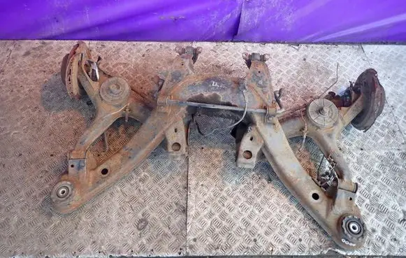 Opel Omega B2 Rear axle beam 
