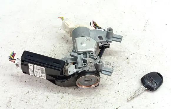Mitsubishi Outlander Ignition lock OUTLSTACYJKAACF 8670A037