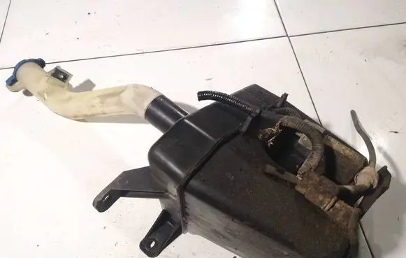 KIA Sportage Windshield washer fluid reservoir/tank 