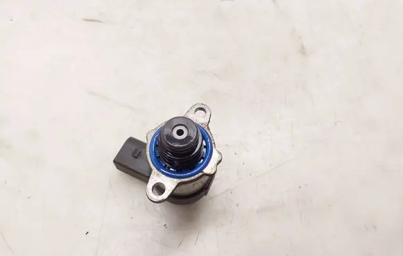 Volkswagen Transporter - Caravelle T5 Fuel pressure regulator 0928400706