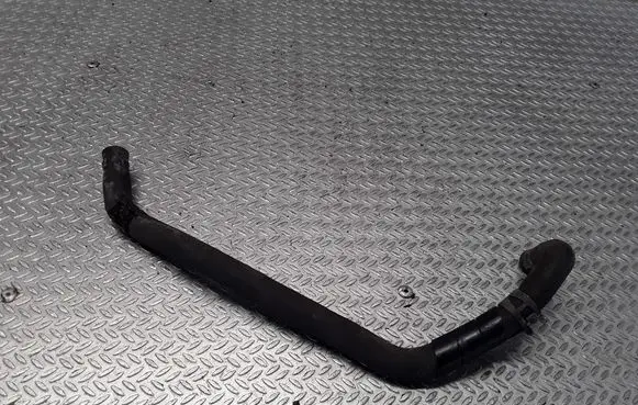 Toyota Avensis T220 Engine coolant pipe/hose