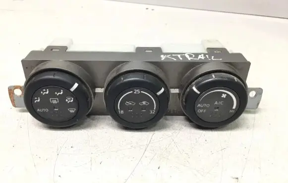 Nissan X-Trail T30 Climate control unit 27500EQ410