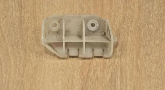 Nissan Qashqai Front bumper mounting bracket
