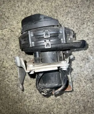 BMW 3 E46 Secondary air pump 1715293 1435364
