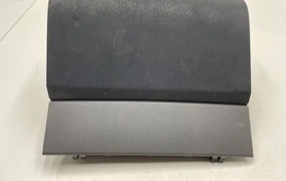 Toyota Prius (XW20) Glove box