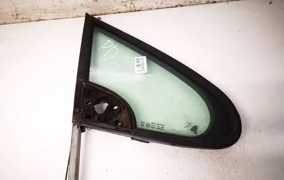 Peugeot 307 Front door vent window glass four-door AS2