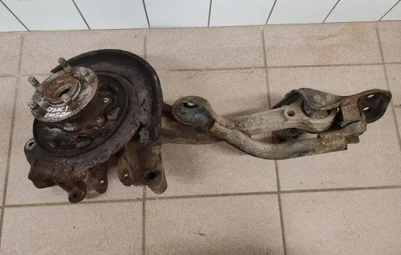 Subaru Legacy Rear wheel hub spindle/knuckle 
