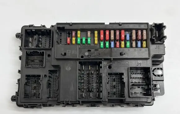 Ford Mondeo MK V Fuse module HU5T15604 A2C758701030000