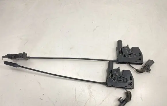 Audi A3 S3 8V Engine bonnet/hood lock/catch 8V0823531A 8U0823509A