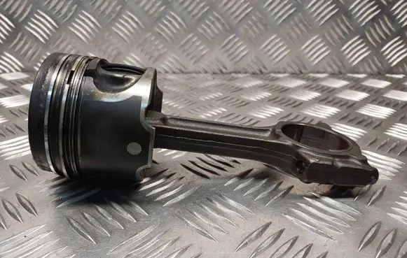 Renault Clio III Piston with connecting rod 5575S