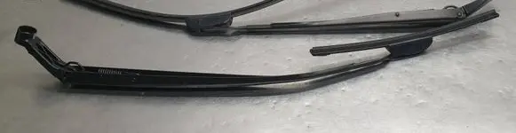 Toyota Auris E180 Front wiper blade arm